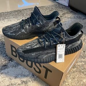YZY 350 V2 made by adidas (brand new)